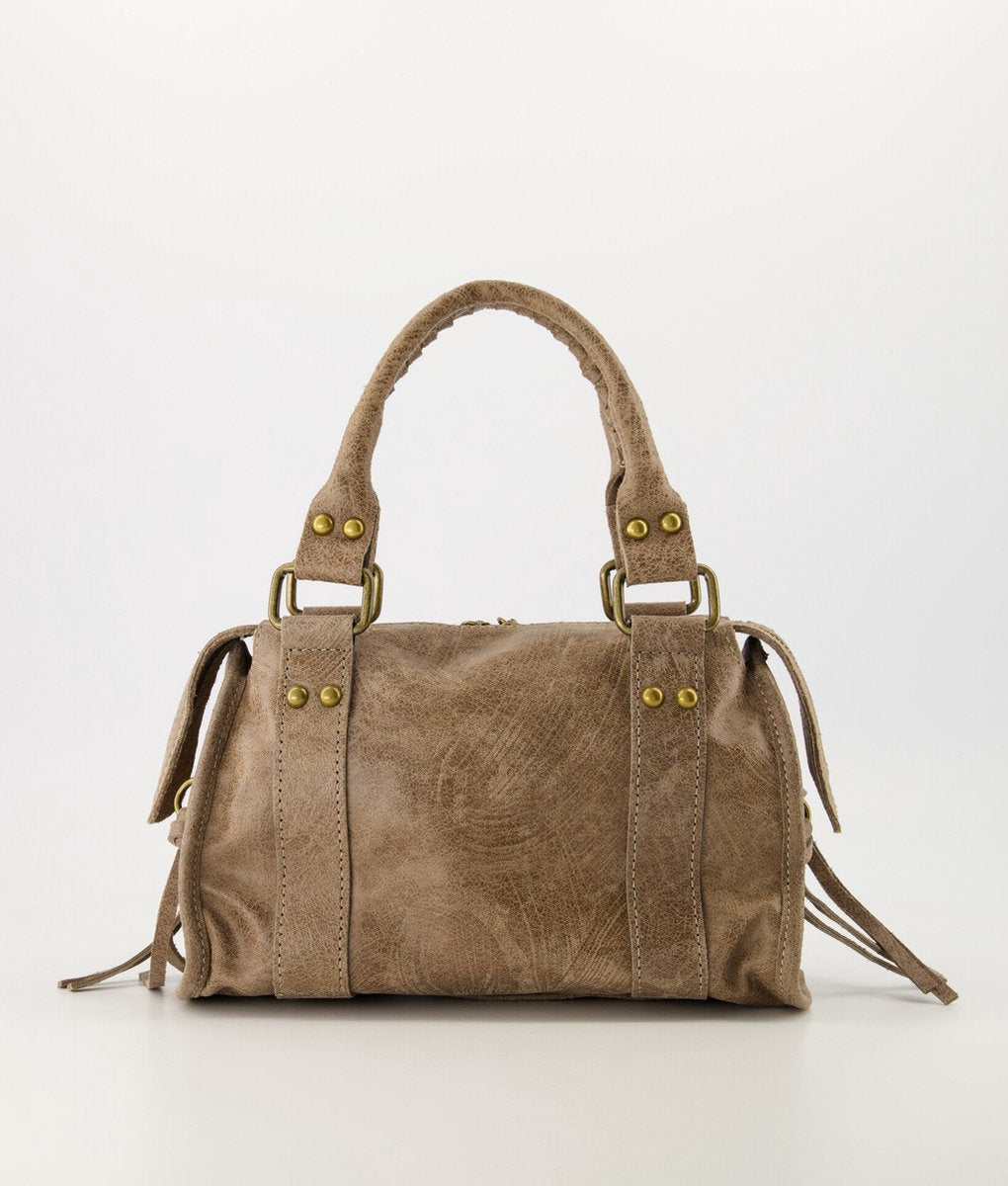 Detail taupe crossbody tas Italiaans leder